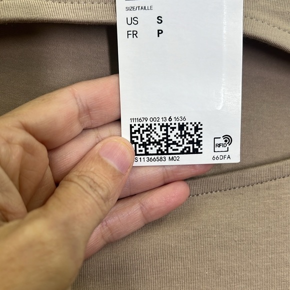 H&M - NWT Cut Out Thong Snap Closure Round Neck Long Sleeve Bodysuit Size Small - Picture 10 of 12